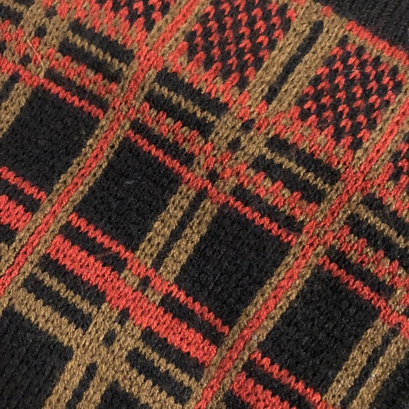 Cute plaid wrap sweater - Picture 5 of 5